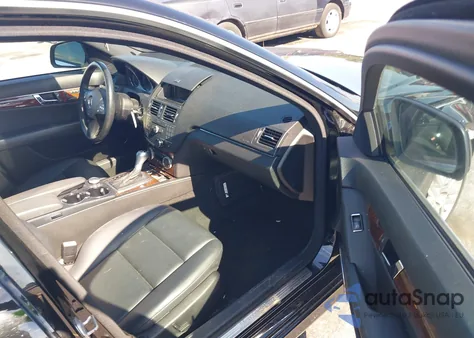 2009 Mercedes-Benz C 300 Luxury/Sport from USA, damaged, VIN WDDGF54XX9R077460